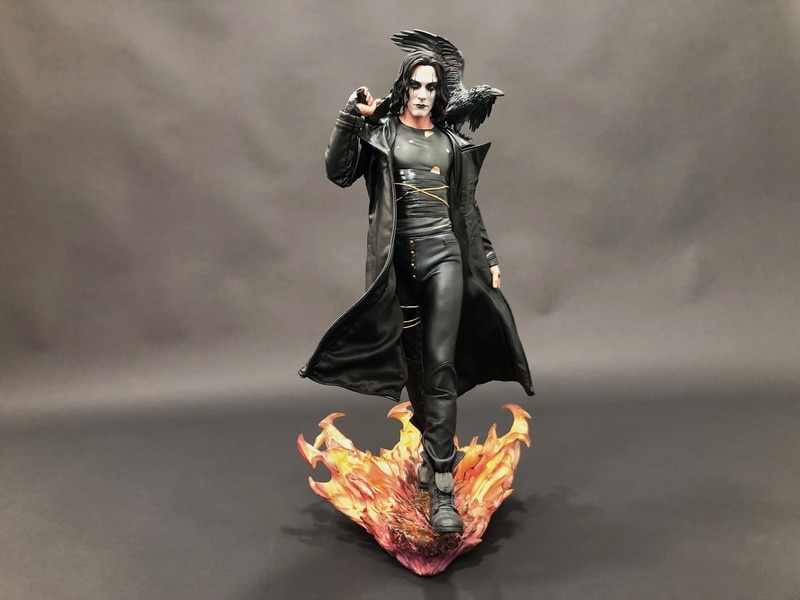 Side Show The Crow Full Reveal