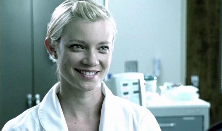Actress Amy Smart Talks DEAD AWAKE, MIRRORS And Her Other Fearful Films