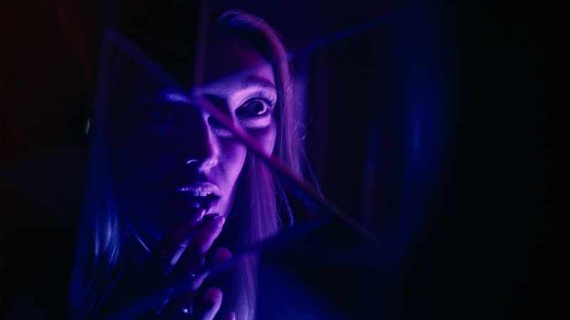 Its_Whats_Inside-Still1