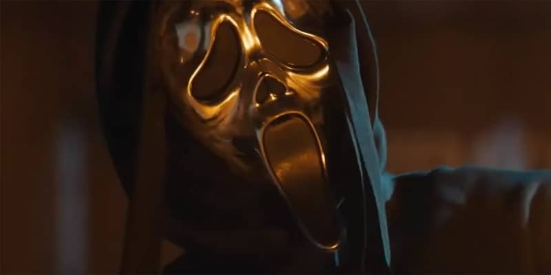 Metallic-Ghostface-Mask-in-Scream.jpeg