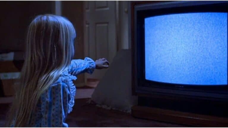 halloween horror nights poltergeist house