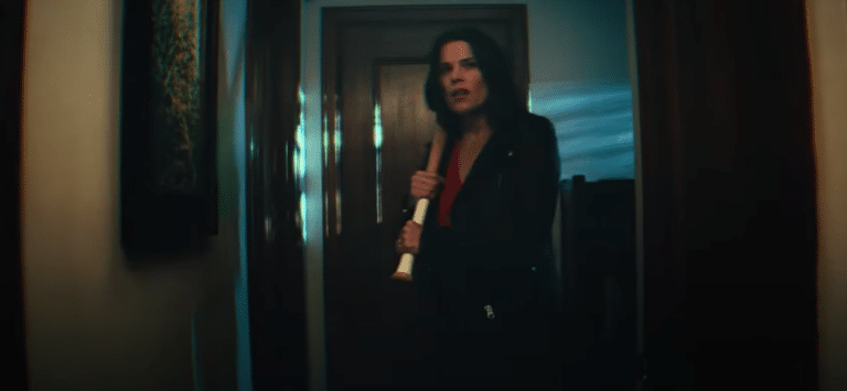 Neve Campbell Wants Your Blood!
