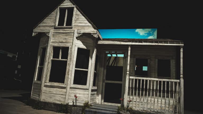 Stepping into THE TEXAS CHAIN SAW MASSACRE (mini) House With Morbid Entertainment