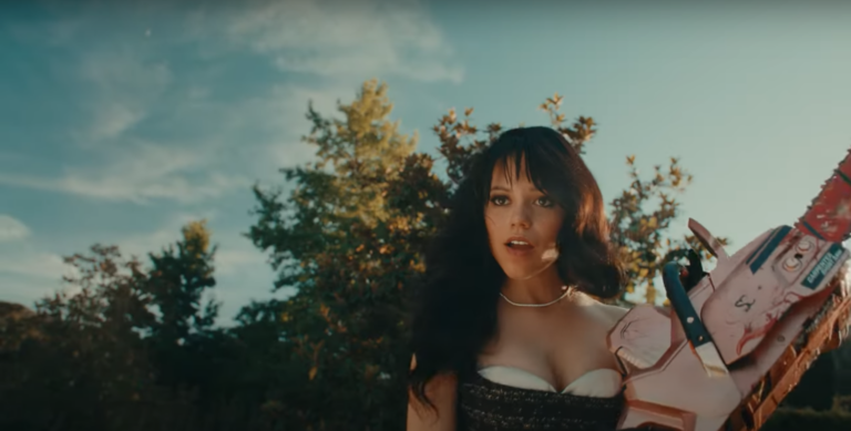 jenna ortega chainsaw sabrina carpenter taste