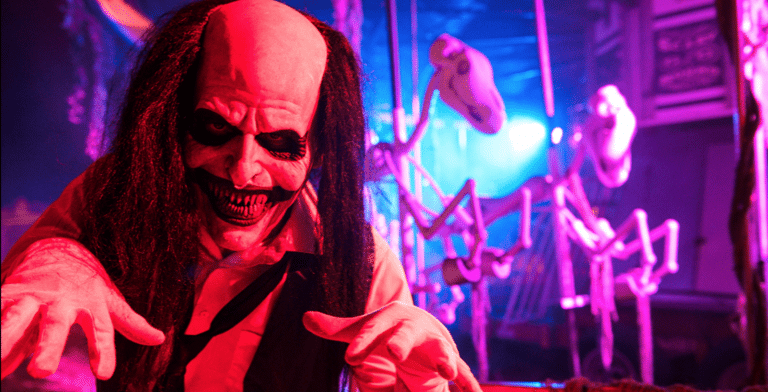 LA Haunted Hayride carousel