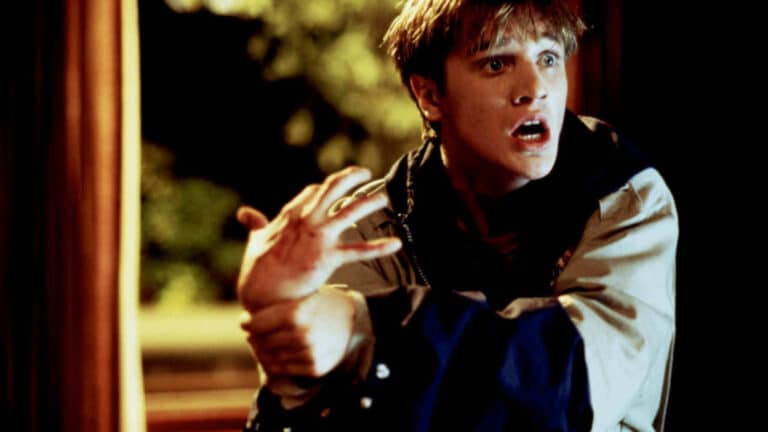 Idle Hands (Devon Sawa) - Sony Pictures