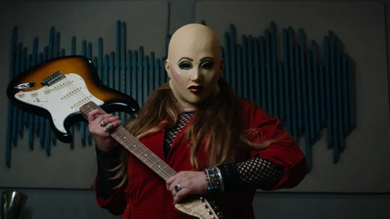 new horror slasher Dina Silva is FRANKIE, MANIAC WOMAN (Credit: Two Witches Films)