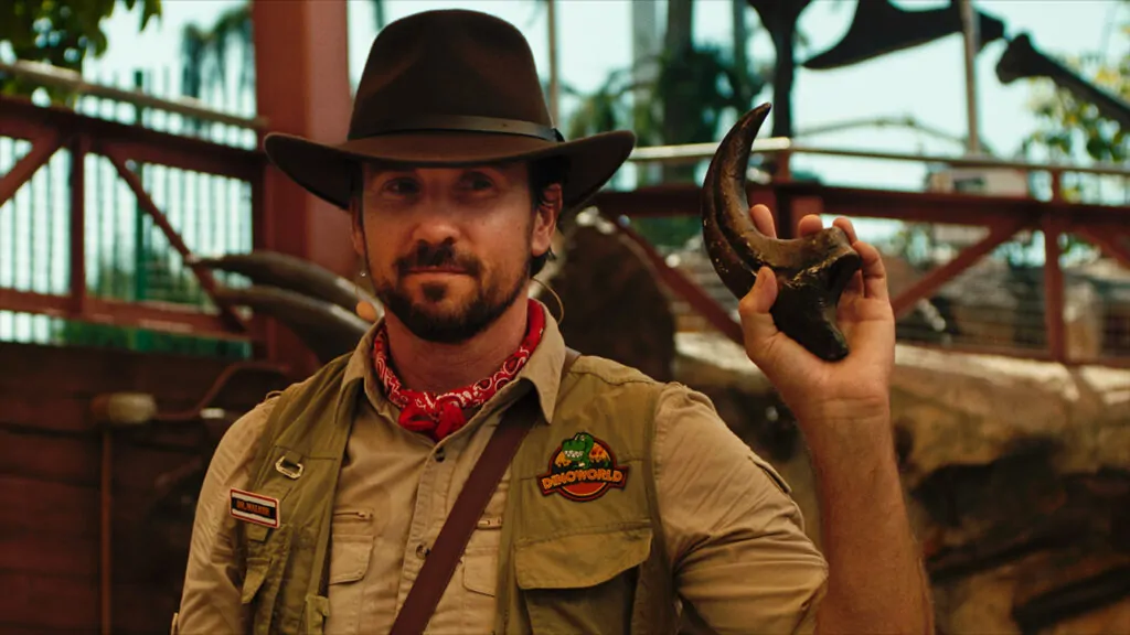 the invisible raptor jurassic park dr grant outfit