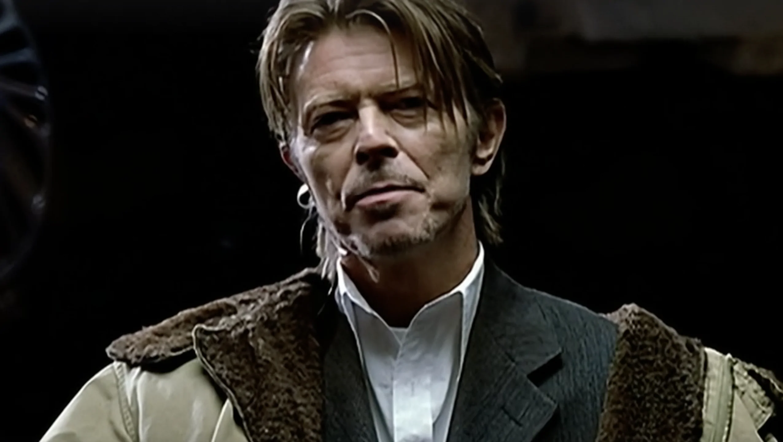 David Bowie in THE HUNGER (Credit: Showtime)