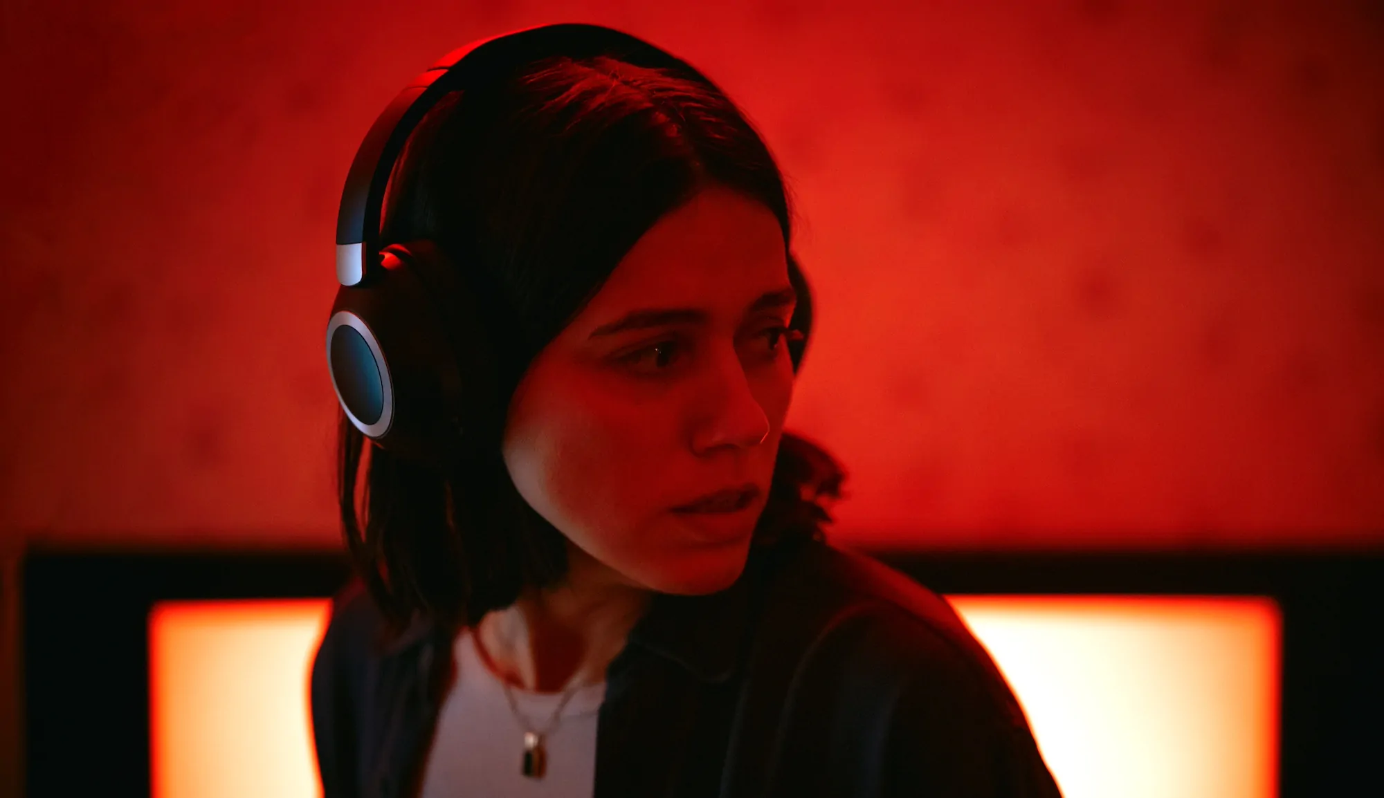 Nina Kiri as Evy in UNDERTONE (Credit: A24/Dustin Rabin)