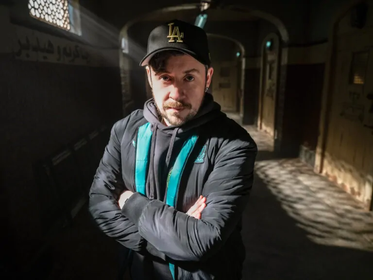 Director Lee Cronin on set of his latest, THE MUMMY.